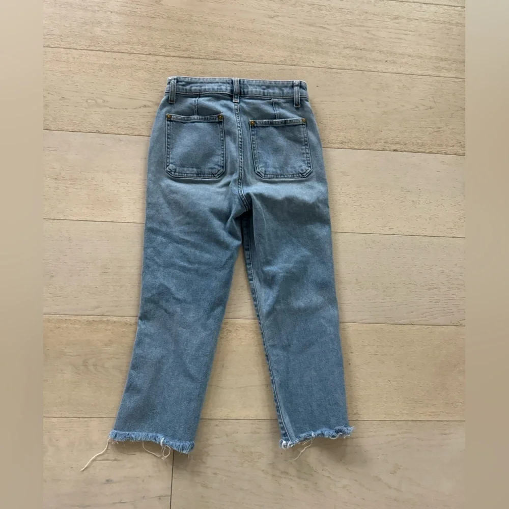 KHAITE Raquel Cropped High Waisted Jeans in Vintage Blue